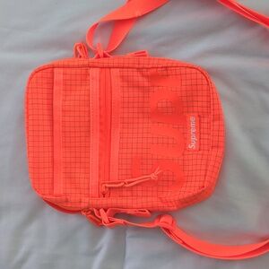 NWOT Supreme Reflective Cross Body Bag
